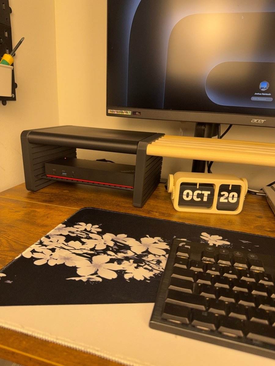 DeskShelf System Standard (6 - Dowel, 5.4″ Legs) Poliform Labs Compact (24″)