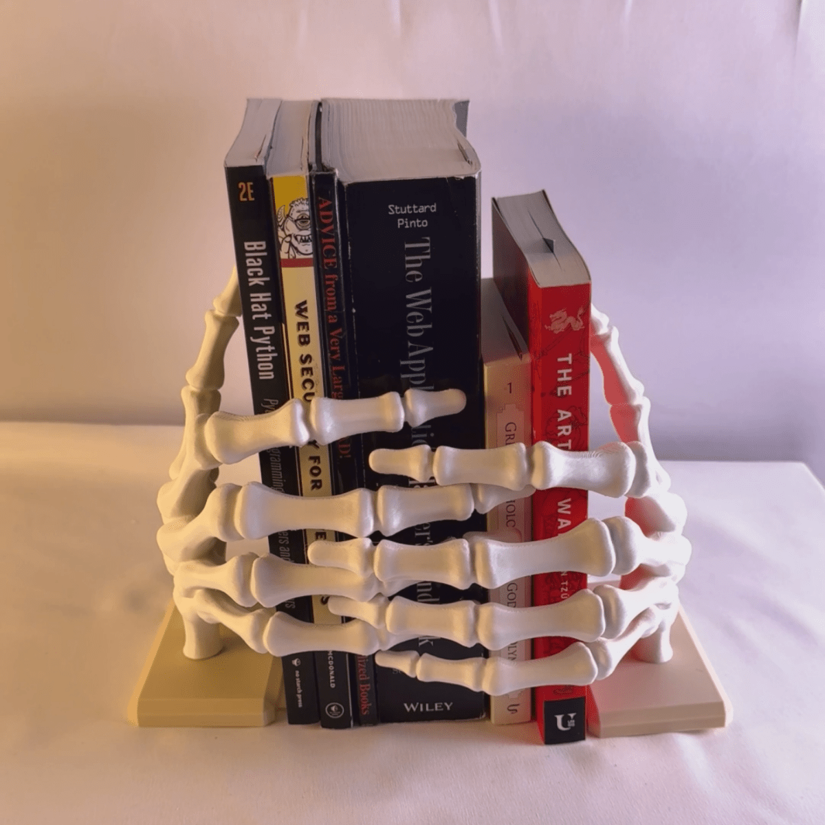 The Helping Hand – Skeleton Book Holder (Set of 2) Poliform Labs Black